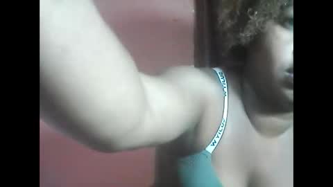Snapshot of amielle_01 chatting on 04/30/26, 10:54 amielle_01 online show from 04/30/26, 10:54