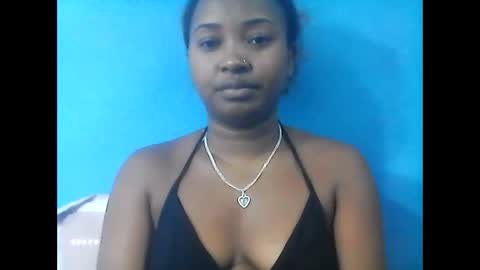 Snapshot of amielle_01 chatting on 05/14/26, 10:00 amielle_01 online show from 05/14/26, 10:00