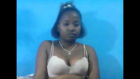 Snapshot of amielle_01 chatting on 05/17/26, 05:09 amielle_01 online show from 05/17/26, 05:09