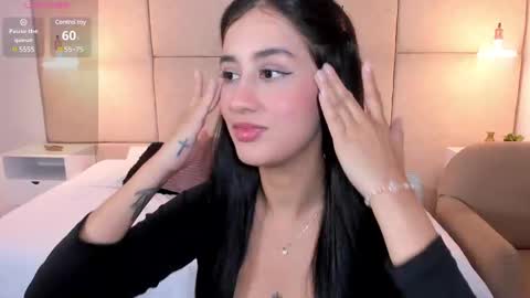 Snapshot of amiirra_ chatting on 02/11/25, 08:20 Amira sweet online show from 02/11/25, 08:20