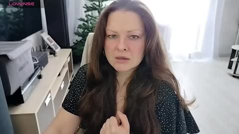 Mila online show from 04/11/26, 04:50