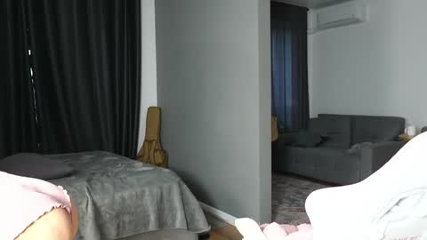 A online show from 09/25/25, 08:07