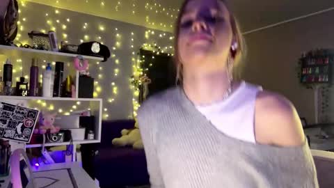 Amily online show from 02/21/26, 02:07