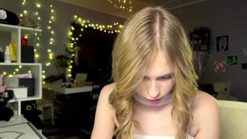 Amily online show from 03/25/26, 03:07