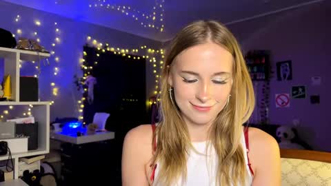 Amily online show from 04/18/26, 07:07