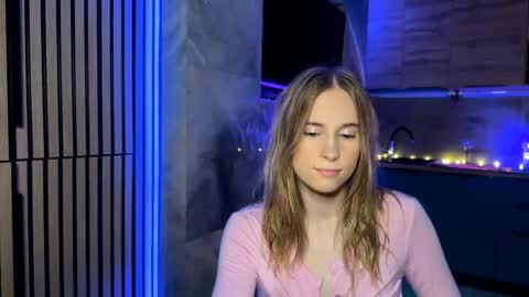 Snapshot of amily_sunray chatting on 05/18/26, 04:24 Amily online show from 05/18/26, 04:24