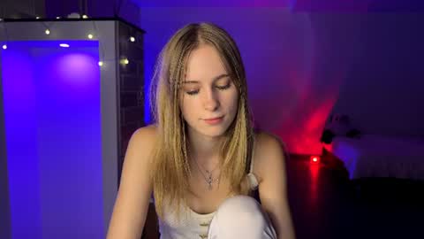 Snapshot of amily_sunray chatting on 07/14/26, 06:57 Amily online show from 07/14/26, 06:57