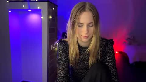 Snapshot of amily_sunray chatting on 07/16/26, 05:41 Amily online show from 07/16/26, 05:41