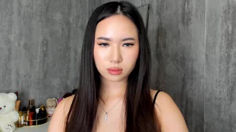 Amina online show from 01/10/25, 12:15