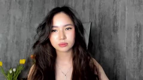 Amina online show from 03/10/25, 12:15