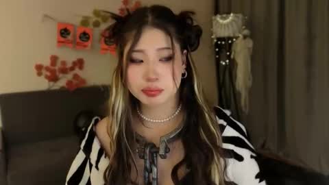 Snapshot of aminasaffron chatting on 10/26/25, 04:35 aminasaffron online show from 10/26/25, 04:35