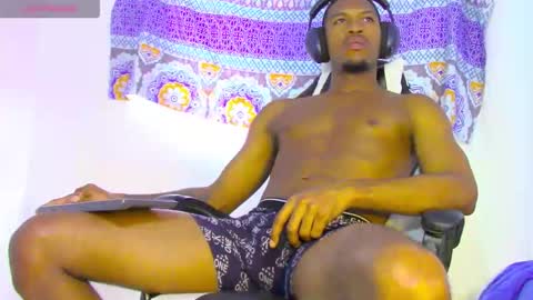 Snapshot of amir_mikelsen chatting on 09/12/25, 03:45 Mikelsen online show from 09/12/25, 03:45