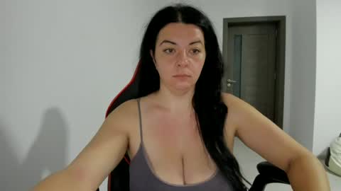 Snapshot of amiraisa chatting on 07/21/26, 02:36 Amiraisa online show from 07/21/26, 02:36
