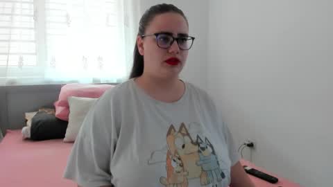 Amira Vyxen online show from 04/17/26, 07:11