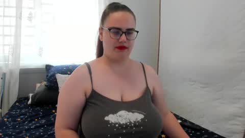 Amira Vyxen online show from 04/22/26, 07:22