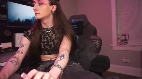 Snapshot of amirinsworld chatting on 03/23/26, 12:47 Am-er-in online show from 03/23/26, 12:47