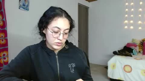 amitlu_ online show from 03/03/25, 10:52