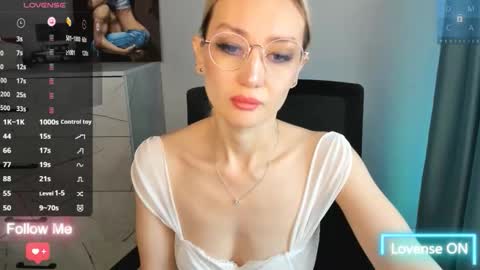 Snapshot of amiwong chatting on 10/09/25, 03:37 amiwong online show from 10/09/25, 03:37