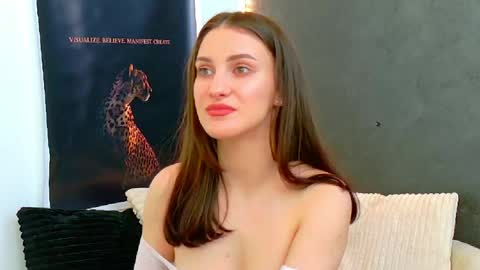 Snapshot of ammirra_a chatting on 04/07/26, 11:10 Amira online show from 04/07/26, 11:10