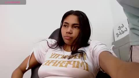 Snapshot of ammyy_wood_ chatting on 10/29/25, 05:53 ammyy_wood_ online show from 10/29/25, 05:53