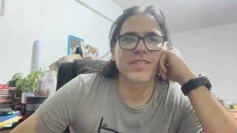 Snapshot of amo_s chatting on 04/27/26, 01:36 amo_s online show from 04/27/26, 01:36