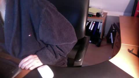 Snapshot of amor2200 chatting on 12/05/24, 08:22 Amor2200 online show from 12/05/24, 08:22