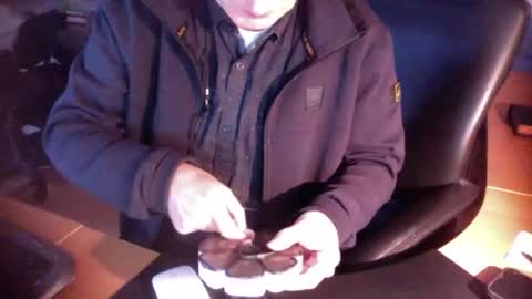 Snapshot of amor2200 chatting on 12/11/24, 08:04 Amor2200 online show from 12/11/24, 08:04