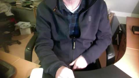 Snapshot of amor2200 chatting on 12/16/24, 07:43 Amor2200 online show from 12/16/24, 07:43