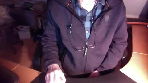 Snapshot of amor2200 chatting on 12/27/24, 03:37 Amor2200 online show from 12/27/24, 03:37