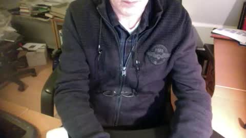 Snapshot of amor2200 chatting on 12/30/24, 08:15 Amor2200 online show from 12/30/24, 08:15