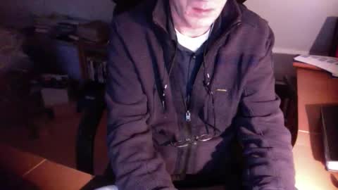 Snapshot of amor2200 chatting on 01/02/25, 03:40 Amor2200 online show from 01/02/25, 03:40