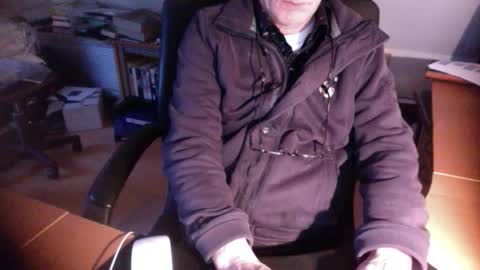 Snapshot of amor2200 chatting on 01/09/25, 08:13 Amor2200 online show from 01/09/25, 08:13