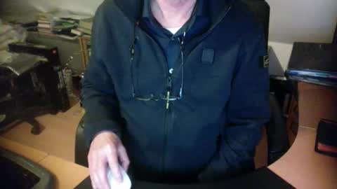 Snapshot of amor2200 chatting on 01/20/25, 07:35 Amor2200 online show from 01/20/25, 07:35