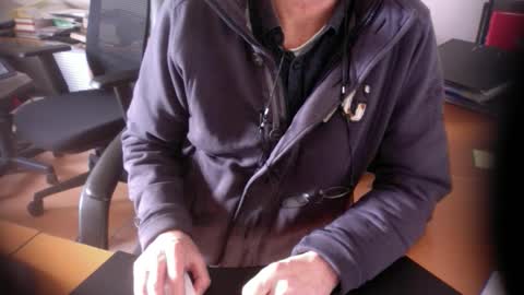 Snapshot of amor2200 chatting on 01/27/25, 01:09 Amor2200 online show from 01/27/25, 01:09