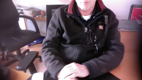 Snapshot of amor2200 chatting on 02/07/25, 01:43 Amor2200 online show from 02/07/25, 01:43