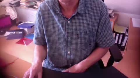 Snapshot of amor2200 chatting on 09/23/25, 11:57 Amor2200 online show from 09/23/25, 11:57