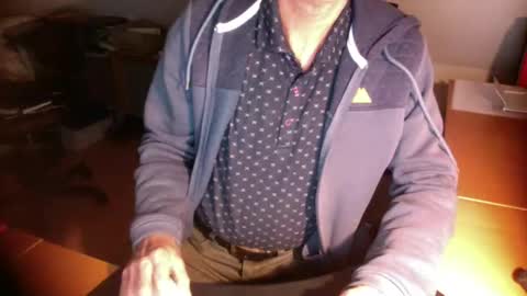 Snapshot of amor2200 chatting on 10/05/25, 06:28 Amor2200 online show from 10/05/25, 06:28