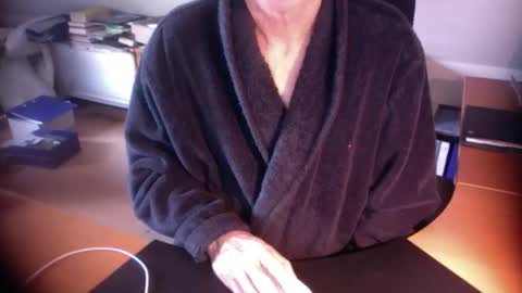 Amor2200 online show from 11/11/25, 08:14