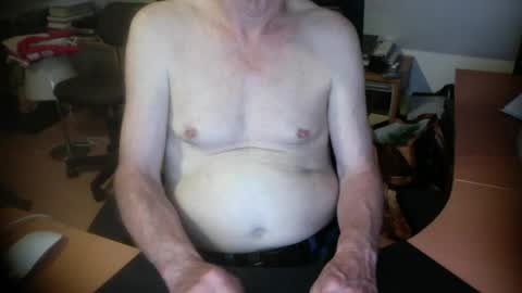 Snapshot of amor2200 chatting on 08/04/26, 01:25 Amor2200 online show from 08/04/26, 01:25
