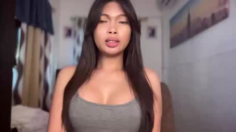 Snapshot of amor_prinsesa chatting on 12/20/24, 06:50 Prinsesa online show from 12/20/24, 06:50