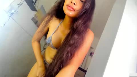 Snapshot of amor_prinsesa chatting on 02/16/25, 03:26 Prinsesa online show from 02/16/25, 03:26