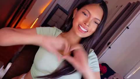 Snapshot of amor_prinsesa chatting on 09/10/25, 06:13 Prinsesa online show from 09/10/25, 06:13