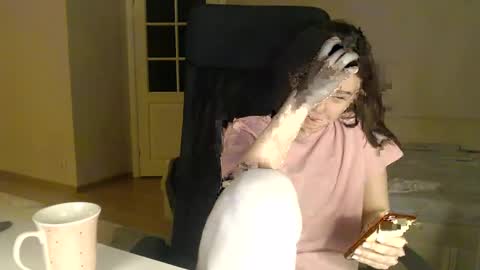 Snapshot of amoremeoww chatting on 01/12/25, 07:21 miss unforgettable online show from 01/12/25, 07:21