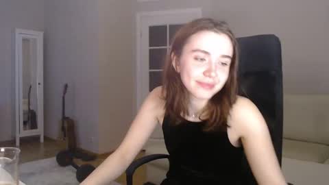 Snapshot of amoremeoww chatting on 03/03/25, 06:55 miss unforgettable online show from 03/03/25, 06:55