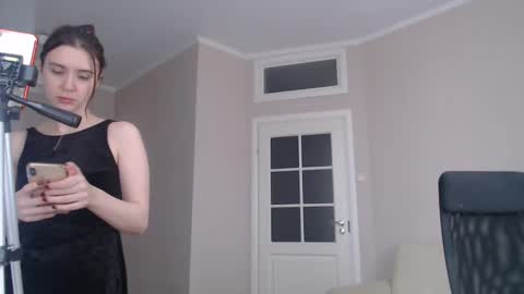 Snapshot of amoremeoww chatting on 03/05/25, 11:06 miss unforgettable online show from 03/05/25, 11:06