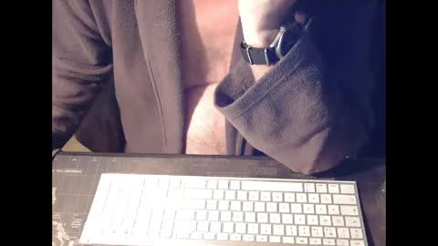 Snapshot of amslave4f chatting on 12/01/24, 10:32 amslave4f online show from 12/01/24, 10:32