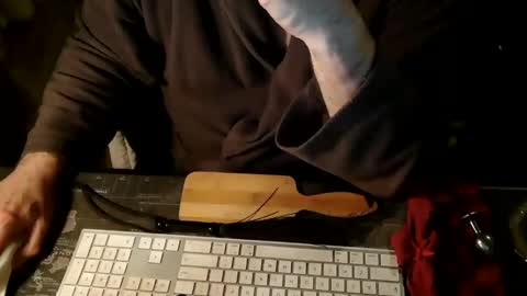 Snapshot of amslave4f chatting on 02/08/25, 09:25 amslave4f online show from 02/08/25, 09:25