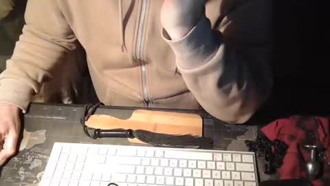 Snapshot of amslave4f chatting on 02/24/25, 12:05 amslave4f online show from 02/24/25, 12:05