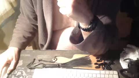 Snapshot of amslave4f chatting on 10/29/25, 08:49 amslave4f online show from 10/29/25, 08:49