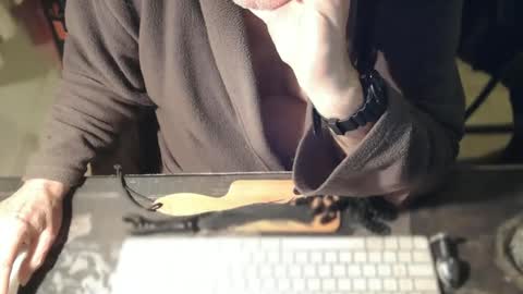 Snapshot of amslave4f chatting on 01/15/26, 08:19 amslave4f online show from 01/15/26, 08:19